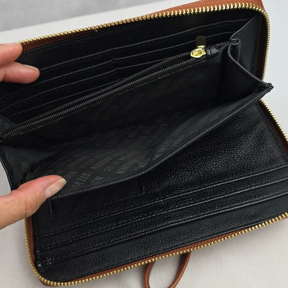 Steve Madden stylish practical